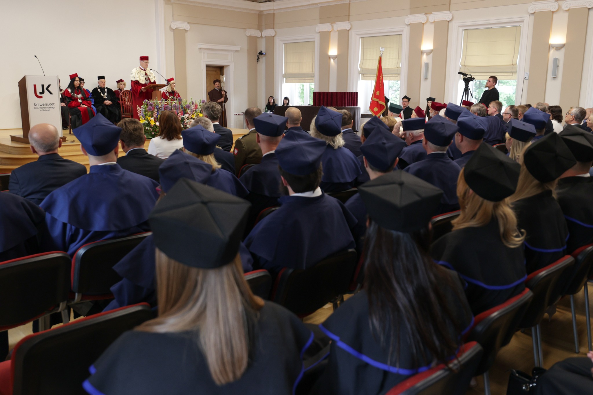 Zgodnie z tradycją podczas Święta Uczelni wręczane są nominacje doktorskie. W 2023 r. dyplom odebrało ponad 100 osób.
