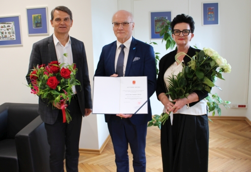 Prof. Stanisław Głuszek odebrał akt wyboru rektora