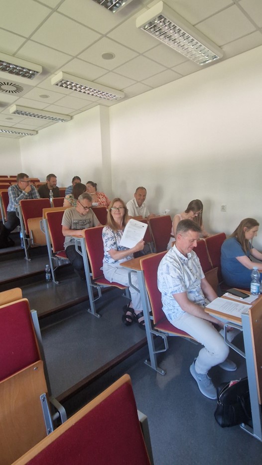 Na zdjęciu widoczna jest sala szkoleniowa oraz uczestnicy szkolenia.